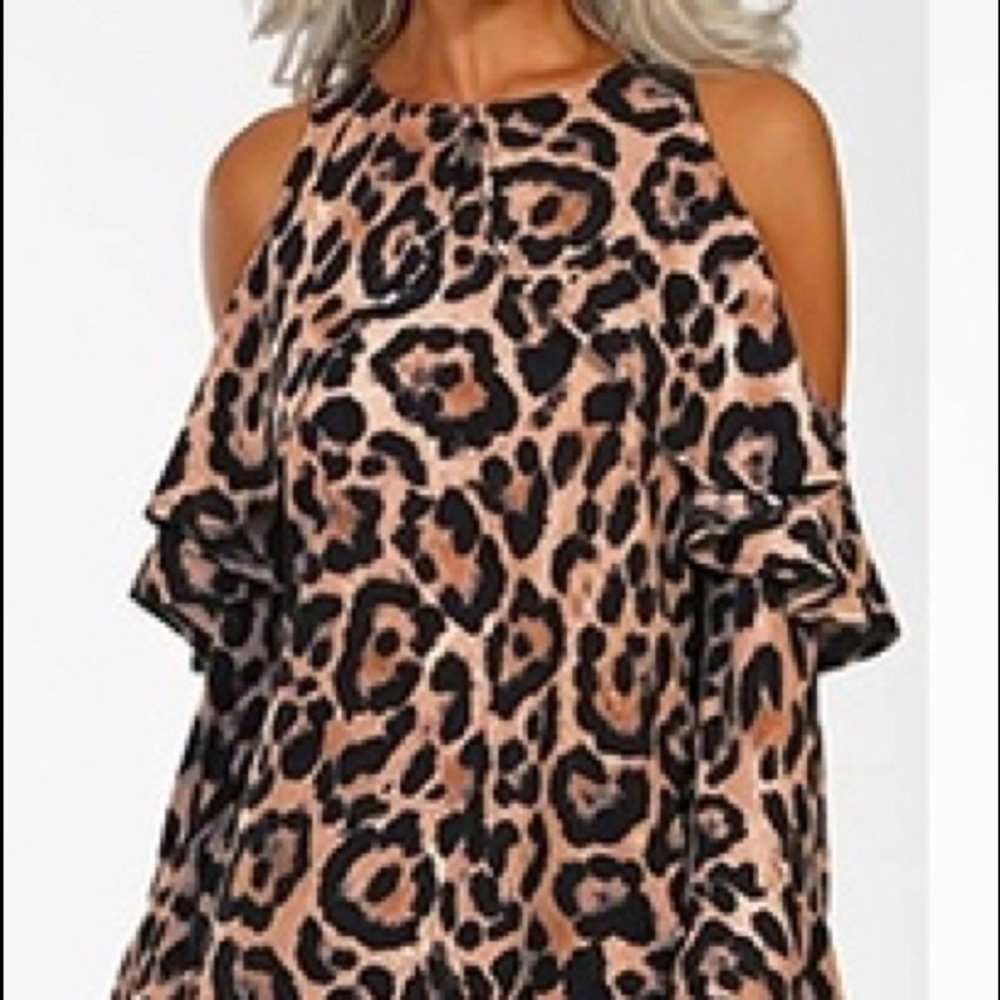 ♦️CLEARANCE♦️ New Leopard  print open shoulder XL